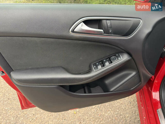 Червоний Мерседес Б-клас, об'ємом двигуна 0 л та пробігом 98 тис. км за 10500 $, фото 6 на Automoto.ua