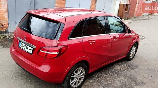 Червоний Мерседес Б-клас, об'ємом двигуна 0 л та пробігом 98 тис. км за 12000 $, фото 5 на Automoto.ua