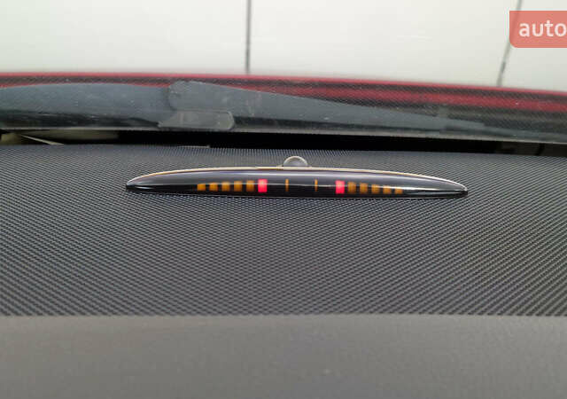 Червоний Мерседес Б-клас, об'ємом двигуна 0 л та пробігом 108 тис. км за 10800 $, фото 13 на Automoto.ua