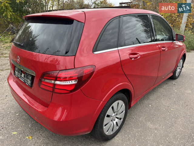 Червоний Мерседес Б-клас, об'ємом двигуна 0 л та пробігом 98 тис. км за 10500 $, фото 3 на Automoto.ua