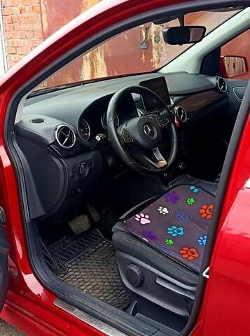 Червоний Мерседес Б-клас, об'ємом двигуна 0 л та пробігом 98 тис. км за 12000 $, фото 10 на Automoto.ua