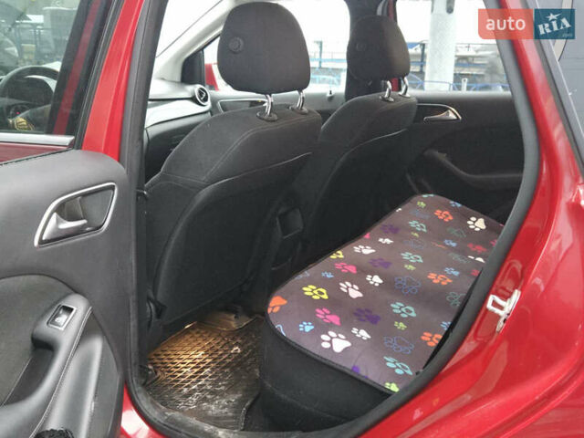 Червоний Мерседес Б-клас, об'ємом двигуна 0 л та пробігом 100 тис. км за 11900 $, фото 15 на Automoto.ua