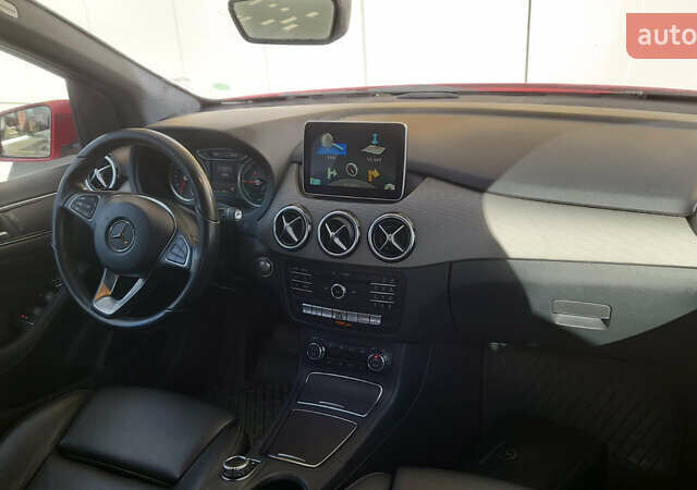 Красный Мерседес Б-класс, объемом двигателя 0 л и пробегом 109 тыс. км за 10100 $, фото 14 на Automoto.ua