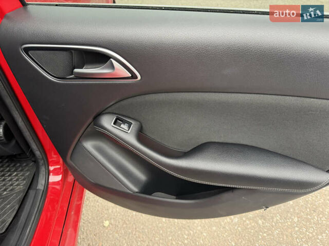 Червоний Мерседес Б-клас, об'ємом двигуна 0 л та пробігом 98 тис. км за 10500 $, фото 15 на Automoto.ua