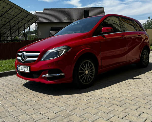 Красный Мерседес Б-класс, объемом двигателя 0 л и пробегом 69 тыс. км за 12600 $, фото 1 на Automoto.ua