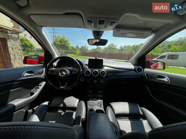 Красный Мерседес Б-класс, объемом двигателя 0 л и пробегом 69 тыс. км за 12600 $, фото 10 на Automoto.ua