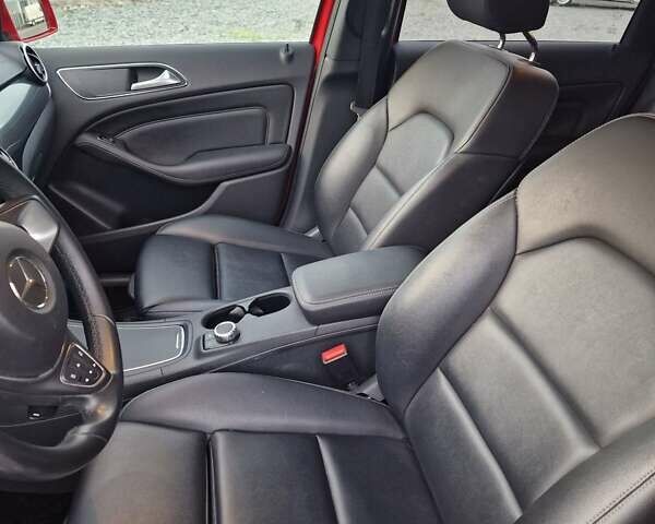 Красный Мерседес Б-класс, объемом двигателя 0 л и пробегом 95 тыс. км за 10800 $, фото 15 на Automoto.ua