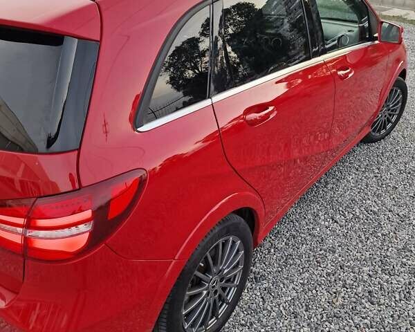 Красный Мерседес Б-класс, объемом двигателя 0 л и пробегом 95 тыс. км за 10800 $, фото 9 на Automoto.ua