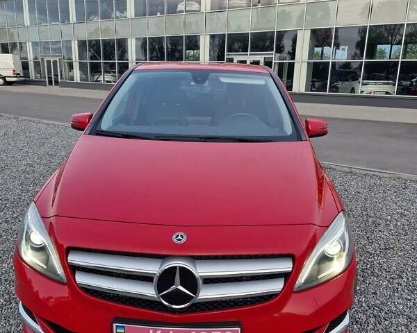 Красный Мерседес Б-класс, объемом двигателя 0 л и пробегом 95 тыс. км за 10800 $, фото 3 на Automoto.ua