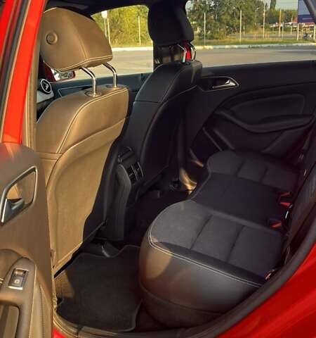 Красный Мерседес Б-класс, объемом двигателя 0 л и пробегом 117 тыс. км за 11300 $, фото 15 на Automoto.ua