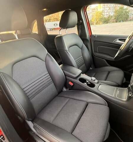 Красный Мерседес Б-класс, объемом двигателя 0 л и пробегом 117 тыс. км за 11300 $, фото 23 на Automoto.ua