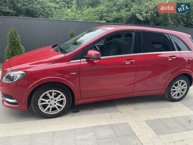 Мерседес Б-класс 2017 в Ужгороде на Automoto.ua Красный Мерседес Б-класс, объемом двигателя 0 л и пробегом 72 тыс. км за 12000 $, фото 4 на Automoto.ua