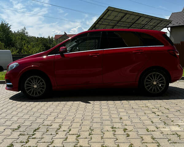 Красный Мерседес Б-класс, объемом двигателя 0 л и пробегом 69 тыс. км за 12600 $, фото 2 на Automoto.ua