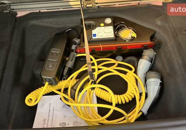 Красный Мерседес Б-класс, объемом двигателя 0 л и пробегом 117 тыс. км за 11300 $, фото 17 на Automoto.ua