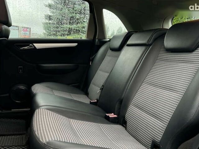 Мерседес Б-класс, объемом двигателя 2 л и пробегом 265 тыс. км за 6750 $, фото 11 на Automoto.ua