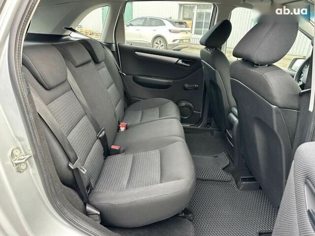 Мерседес Б-класс, объемом двигателя 2 л и пробегом 270 тыс. км за 5990 $, фото 22 на Automoto.ua