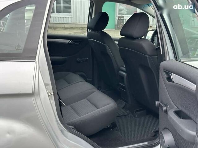 Мерседес Б-класс, объемом двигателя 2 л и пробегом 270 тыс. км за 5990 $, фото 21 на Automoto.ua