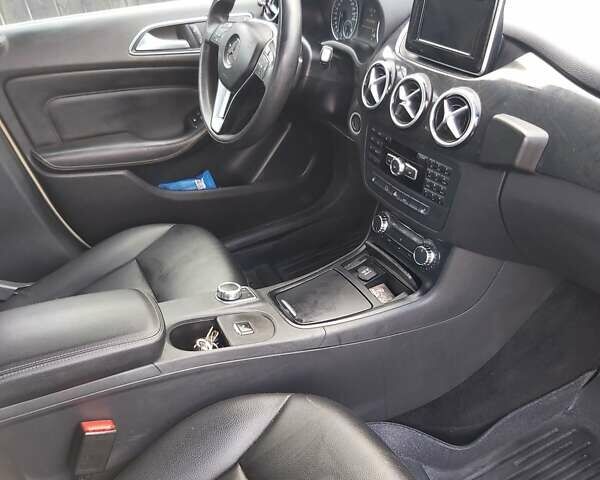 Мерседес Б-класс, объемом двигателя 1.8 л и пробегом 165 тыс. км за 9000 $, фото 11 на Automoto.ua