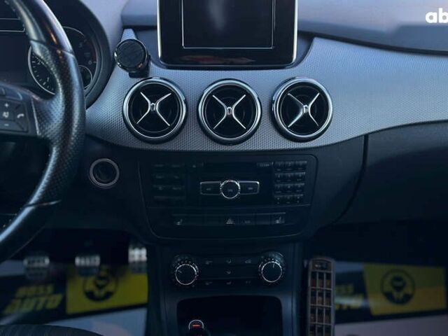 Мерседес Б-клас, об'ємом двигуна 1.8 л та пробігом 250 тис. км за 11000 $, фото 14 на Automoto.ua