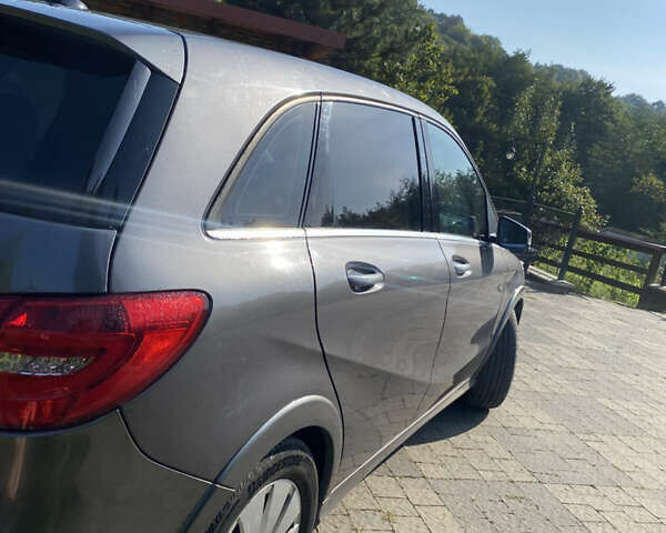 Мерседес Б-клас, об'ємом двигуна 0 л та пробігом 78 тис. км за 10000 $, фото 6 на Automoto.ua