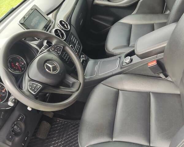 Мерседес Б-класс, объемом двигателя 0 л и пробегом 90 тыс. км за 9999 $, фото 9 на Automoto.ua