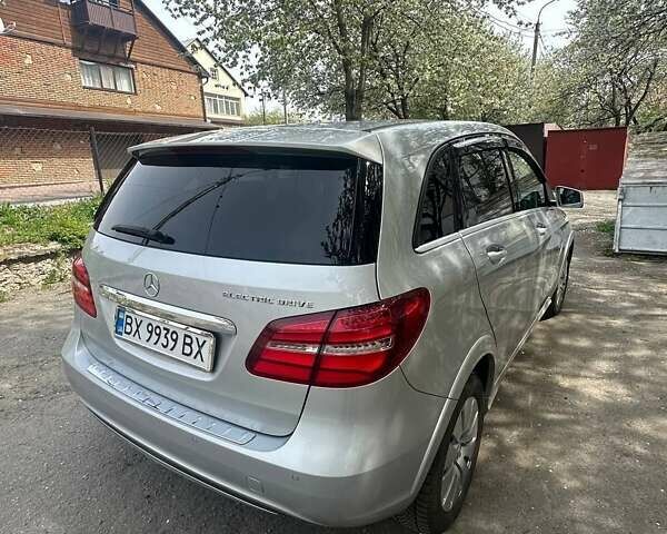 Мерседес Б-класс, объемом двигателя 0 л и пробегом 102 тыс. км за 12500 $, фото 3 на Automoto.ua