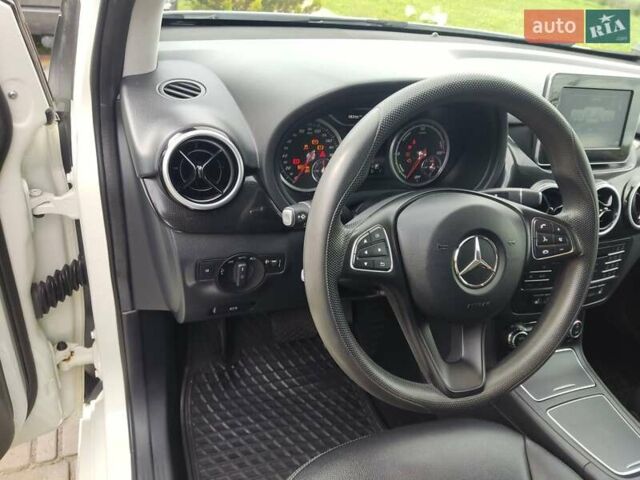 Мерседес Б-класс, объемом двигателя 0 л и пробегом 90 тыс. км за 9999 $, фото 6 на Automoto.ua