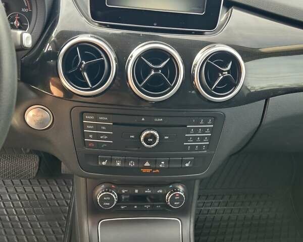 Мерседес Б-класс, объемом двигателя 0 л и пробегом 90 тыс. км за 9999 $, фото 8 на Automoto.ua