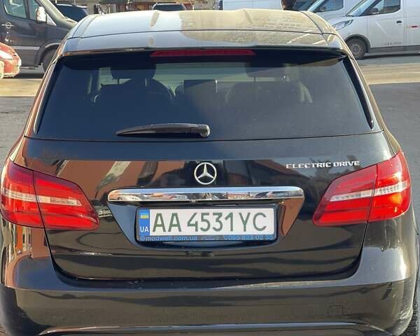 Мерседес Б-класс, объемом двигателя 0 л и пробегом 107 тыс. км за 10200 $, фото 4 на Automoto.ua