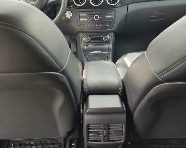 Мерседес Б-класс, объемом двигателя 0 л и пробегом 90 тыс. км за 9999 $, фото 11 на Automoto.ua