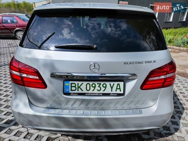 Мерседес Б-класс, объемом двигателя 0 л и пробегом 156 тыс. км за 9998 $, фото 12 на Automoto.ua