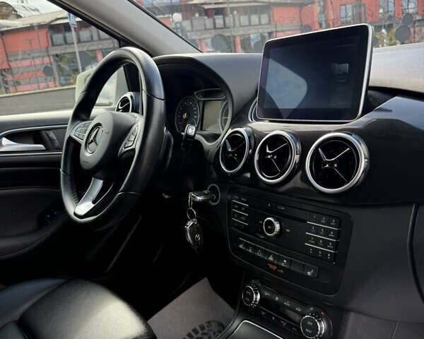 Мерседес Б-класс, объемом двигателя 0 л и пробегом 97 тыс. км за 10550 $, фото 42 на Automoto.ua