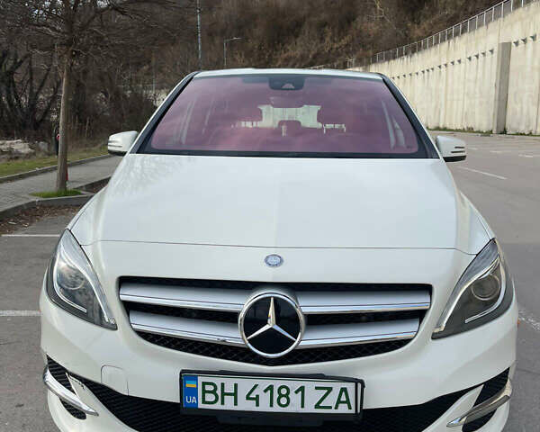 Мерседес Б-класс, объемом двигателя 0 л и пробегом 81 тыс. км за 11800 $, фото 2 на Automoto.ua