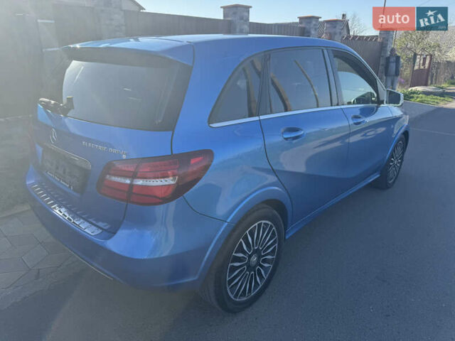 Мерседес Б-класс, объемом двигателя 0 л и пробегом 165 тыс. км за 9900 $, фото 4 на Automoto.ua