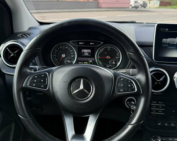 Мерседес Б-класс, объемом двигателя 0 л и пробегом 97 тыс. км за 10550 $, фото 28 на Automoto.ua