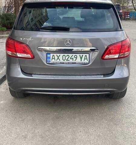 Мерседес Б-клас, об'ємом двигуна 0 л та пробігом 104 тис. км за 11000 $, фото 1 на Automoto.ua