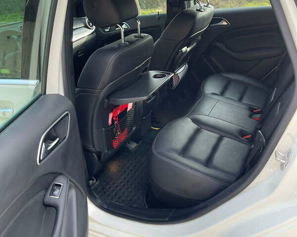 Мерседес Б-класс, объемом двигателя 0 л и пробегом 81 тыс. км за 11800 $, фото 10 на Automoto.ua