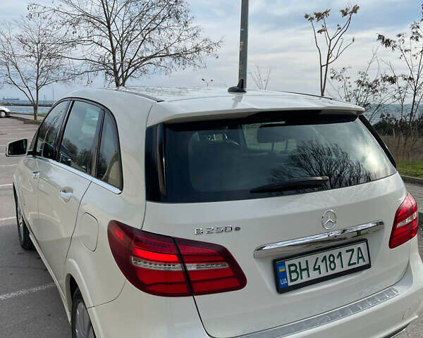 Мерседес Б-класс, объемом двигателя 0 л и пробегом 81 тыс. км за 11800 $, фото 7 на Automoto.ua