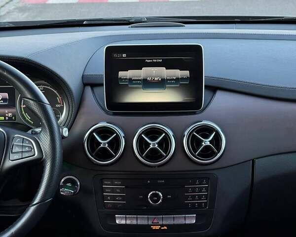 Мерседес Б-класс, объемом двигателя 0 л и пробегом 110 тыс. км за 10500 $, фото 10 на Automoto.ua