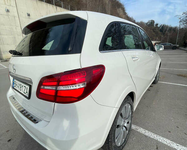 Мерседес Б-класс, объемом двигателя 0 л и пробегом 81 тыс. км за 11800 $, фото 6 на Automoto.ua