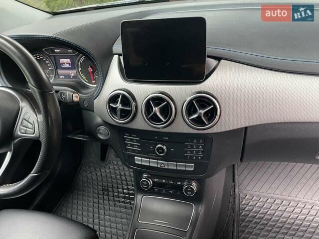 Мерседес Б-клас, об'ємом двигуна 0 л та пробігом 101 тис. км за 11650 $, фото 14 на Automoto.ua