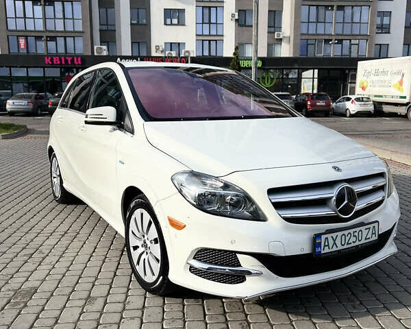 Мерседес Б-класс, объемом двигателя 0 л и пробегом 69 тыс. км за 12000 $, фото 1 на Automoto.ua