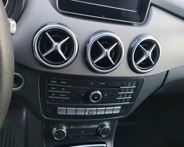 Мерседес Б-класс, объемом двигателя 1.46 л и пробегом 345 тыс. км за 12900 $, фото 23 на Automoto.ua