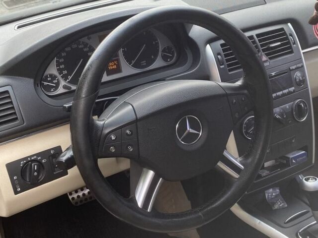 Желтый Мерседес Б-класс, объемом двигателя 2 л и пробегом 340 тыс. км за 6200 $, фото 5 на Automoto.ua