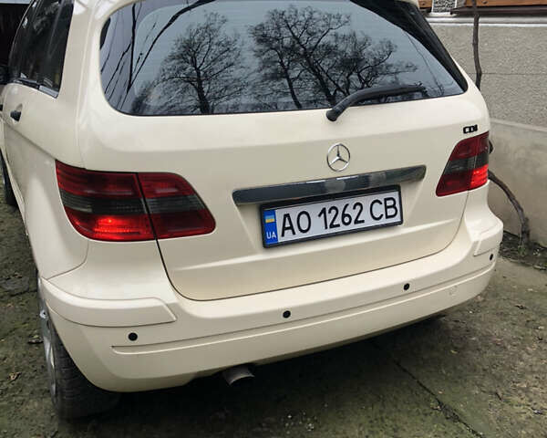 Жовтий Мерседес Б-клас, об'ємом двигуна 2 л та пробігом 460 тис. км за 5400 $, фото 3 на Automoto.ua