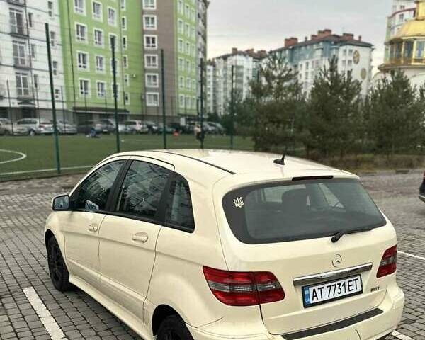 Жовтий Мерседес Б-клас, об'ємом двигуна 2.03 л та пробігом 281 тис. км за 7000 $, фото 2 на Automoto.ua