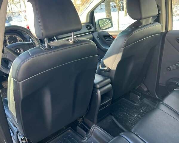 Желтый Мерседес Б-класс, объемом двигателя 1.99 л и пробегом 231 тыс. км за 7200 $, фото 6 на Automoto.ua