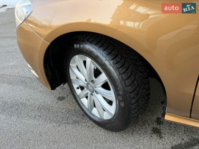 Желтый Мерседес Б-класс, объемом двигателя 1.8 л и пробегом 274 тыс. км за 9900 $, фото 10 на Automoto.ua