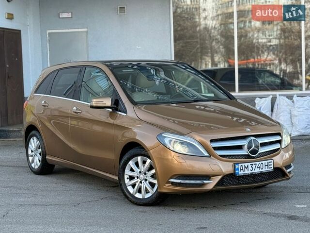 Желтый Мерседес Б-класс, объемом двигателя 1.8 л и пробегом 260 тыс. км за 10200 $, фото 13 на Automoto.ua