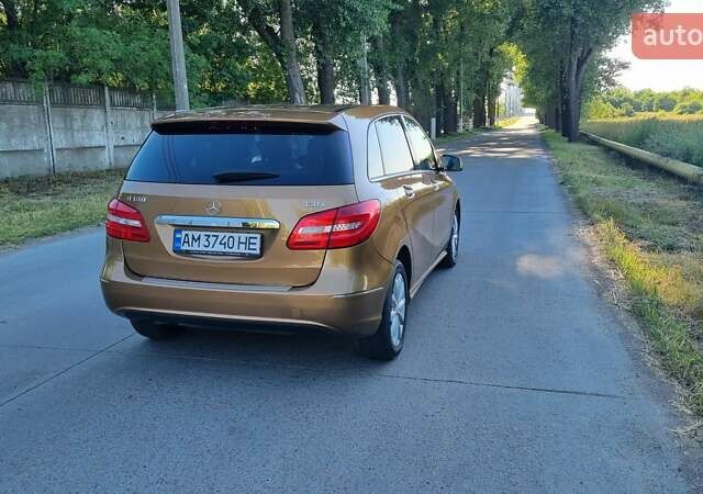 Жовтий Мерседес Б-клас, об'ємом двигуна 1.8 л та пробігом 269 тис. км за 9300 $, фото 8 на Automoto.ua